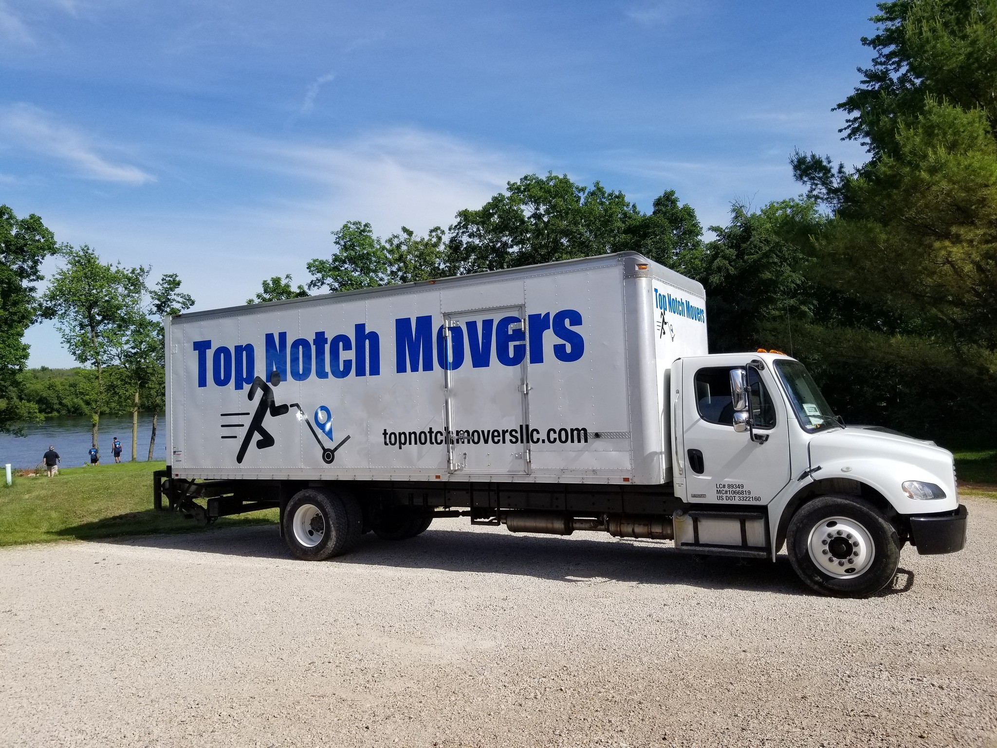 Top Notch Movers logo