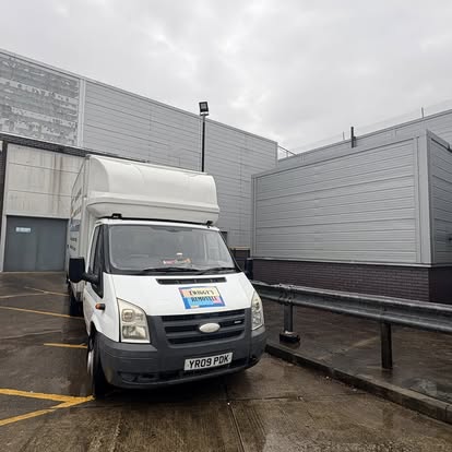 Twiggy's removals image 4