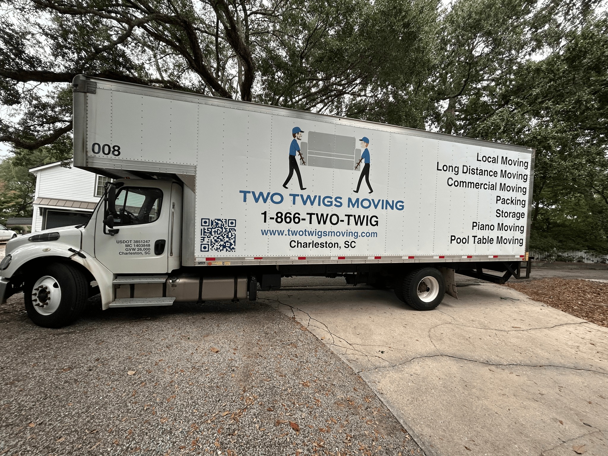 Two Twigs Moving | Charlotte Moving Company logo