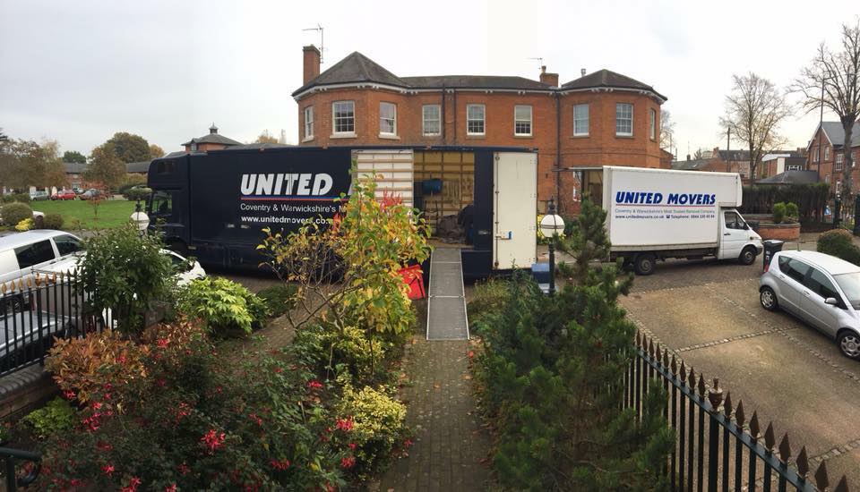 United Movers logo