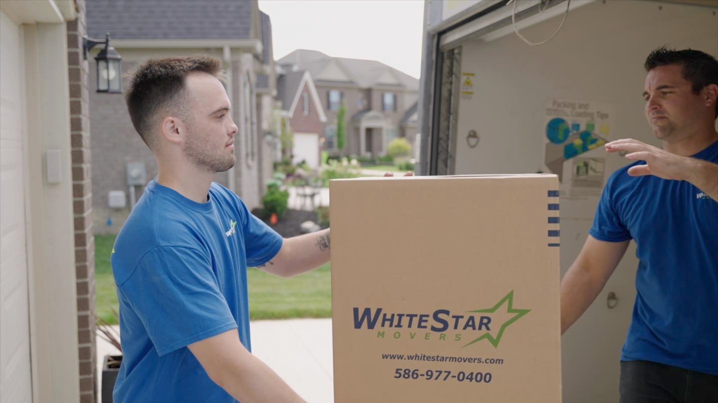 White Star Movers logo